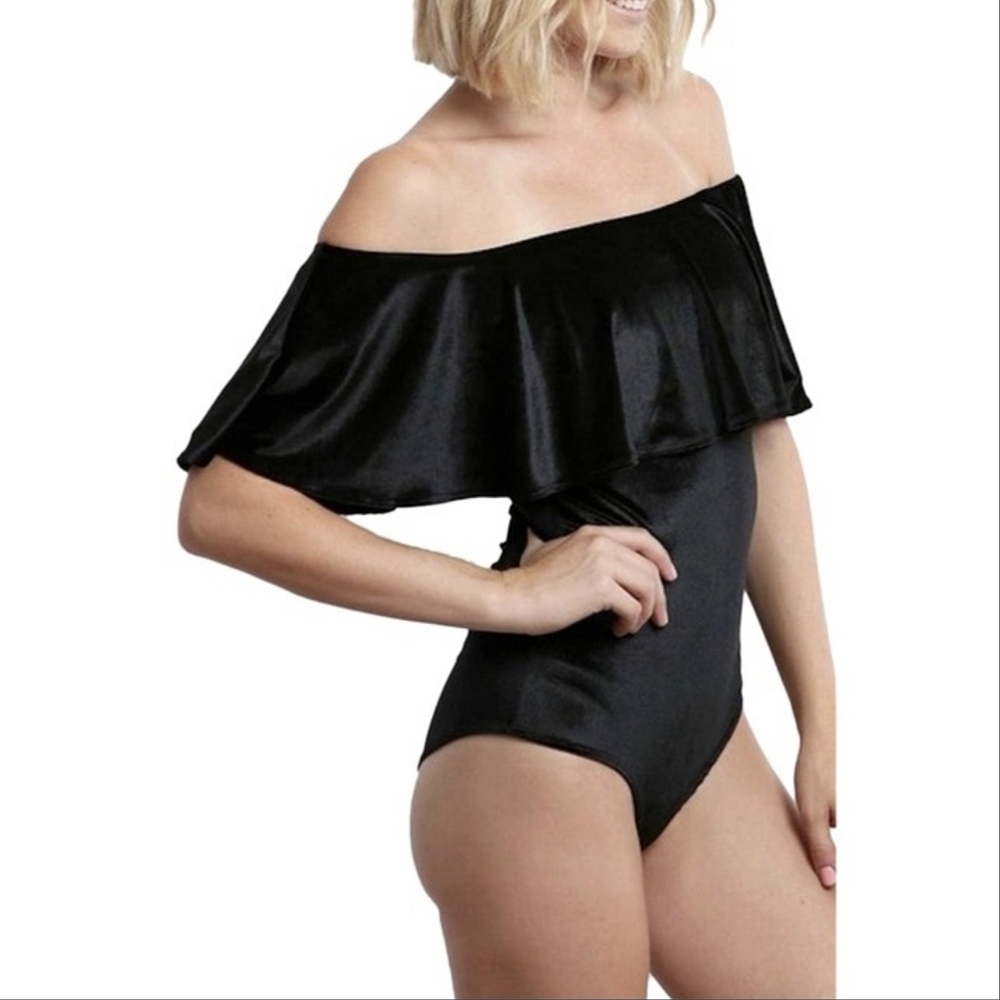 WINDSOR STORE | Navy velvet off the shoulder body suit | L